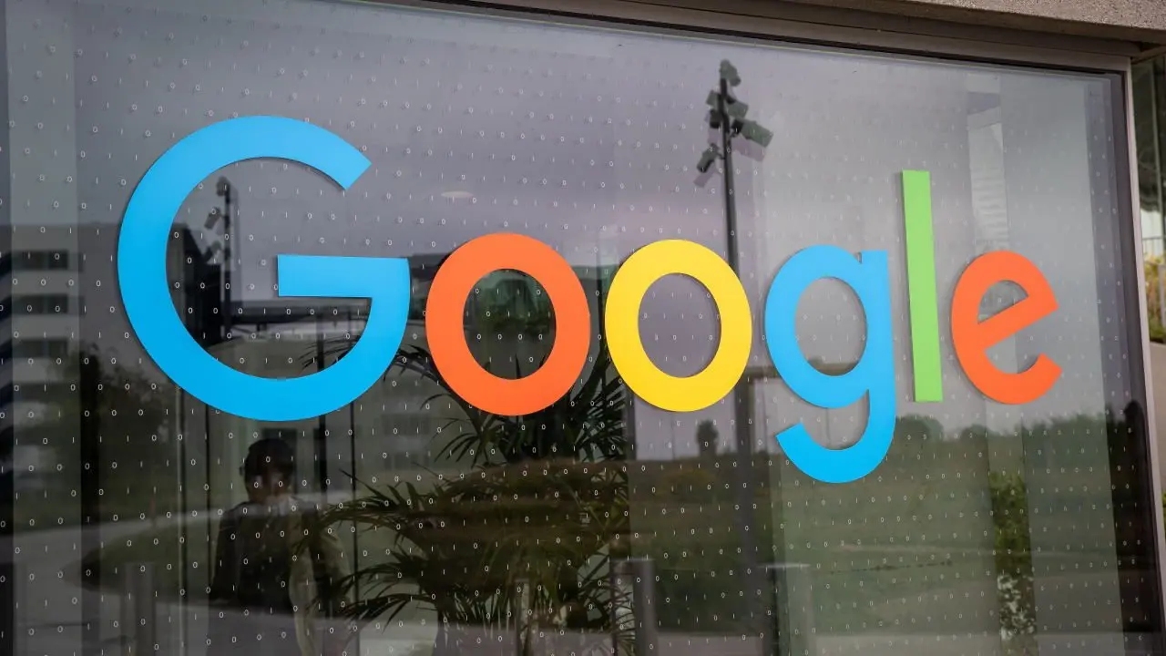 Власник відомих видавництв подав до суду на Google через AI-резюме в пошуку