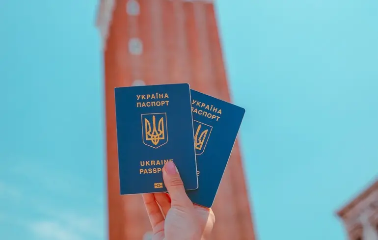 Закордонний паспорт: з яким терміном дії не впустять до країн Європи та США