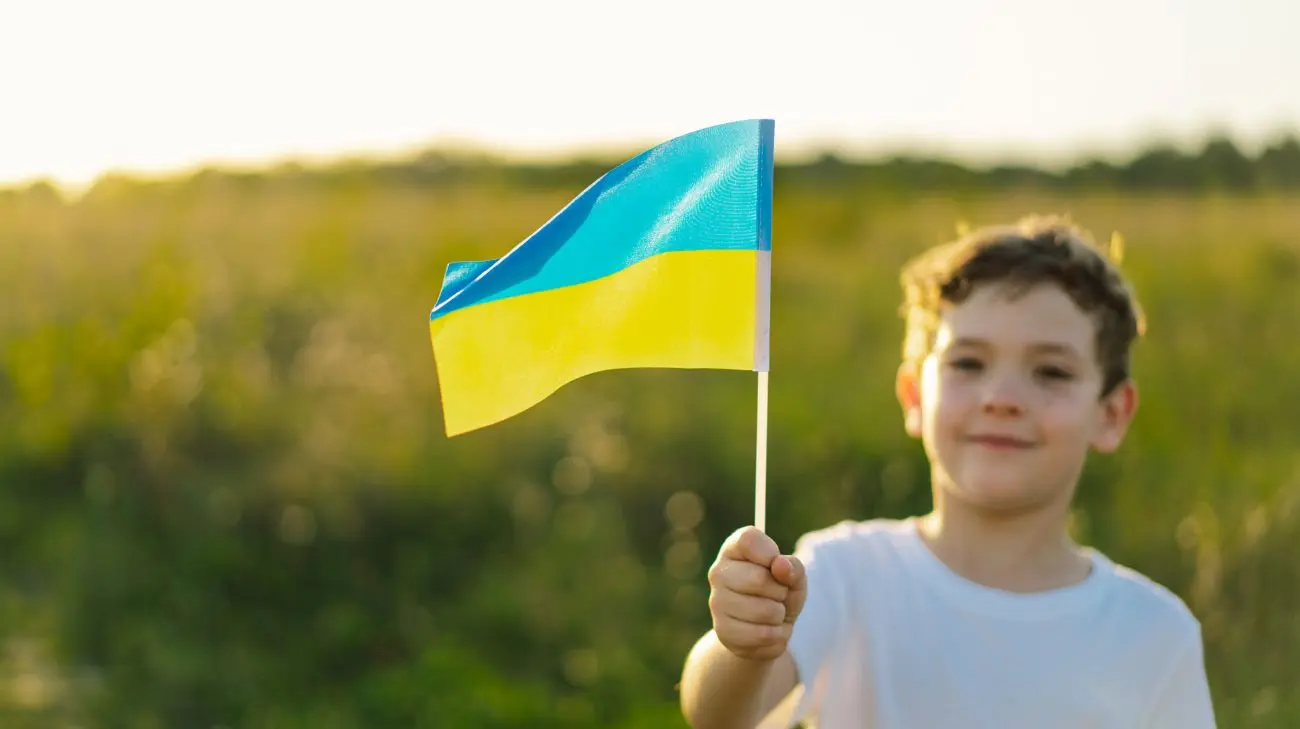 Переважна більшість українців спілкуються вдома державною мовою – опитування