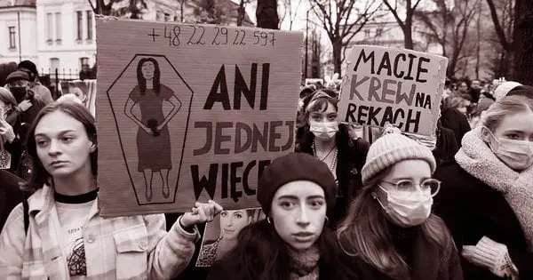 Навіщо Івано-Франківська міськрада закликала заборонити в Україні аборти