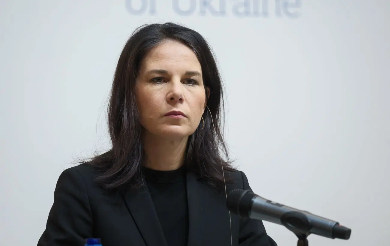 Бербок не виключає відправку миротворців ООН до України