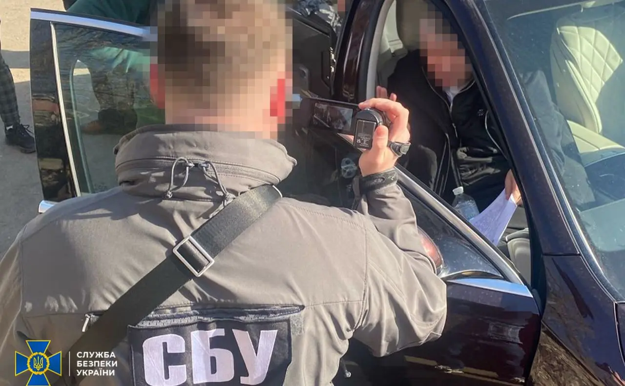 СБУ та Нацполіція перевіряють перехожих та автомобілістів у центрі Києва