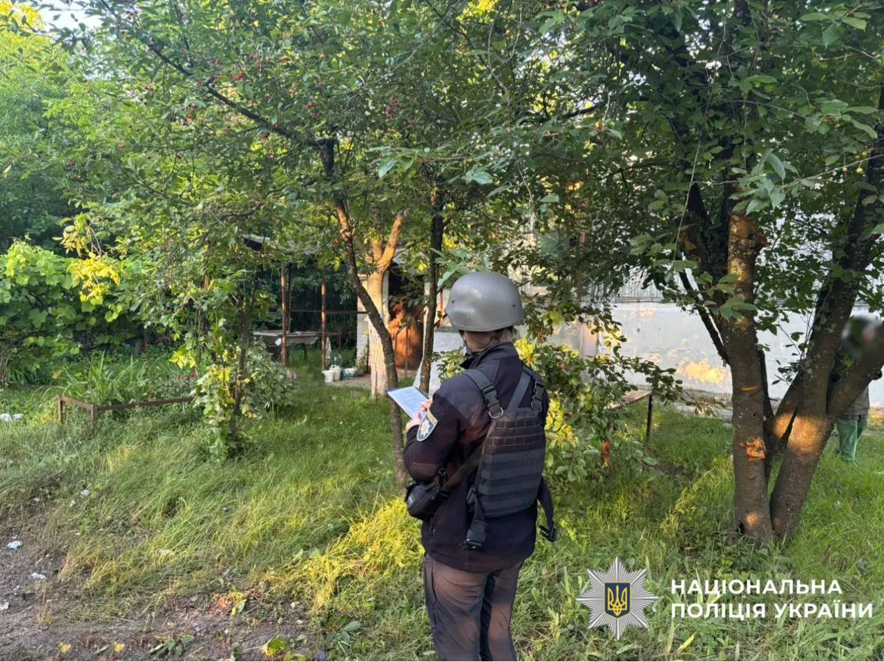 Атака дронів на Київщину: постраждала людина, пошкоджені будинки та автомобілі