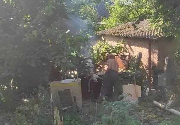 У Вінниці оштрафували чоловіка, який палив на подвір’ї меблі