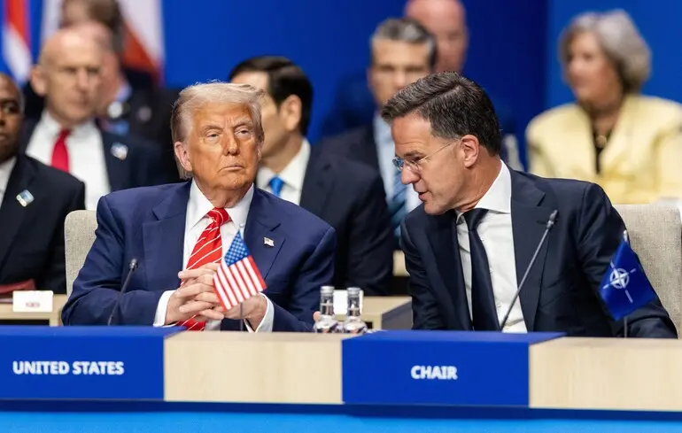 Рютте критикують за підлабузництво перед Трампом