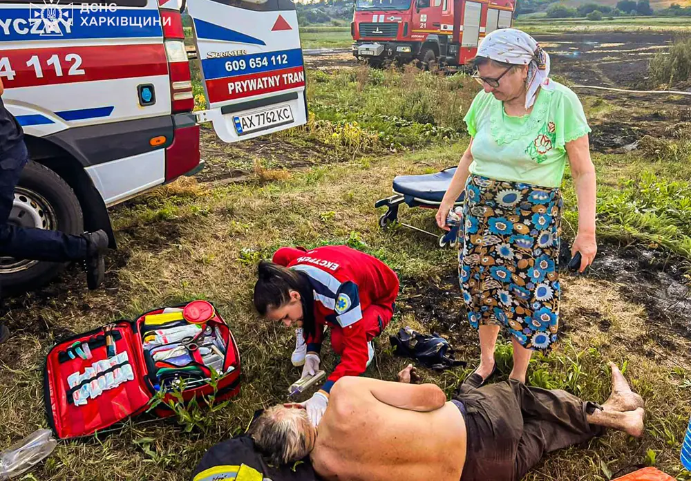 Бійці ДСНС врятували людину на Харківщині (фото)