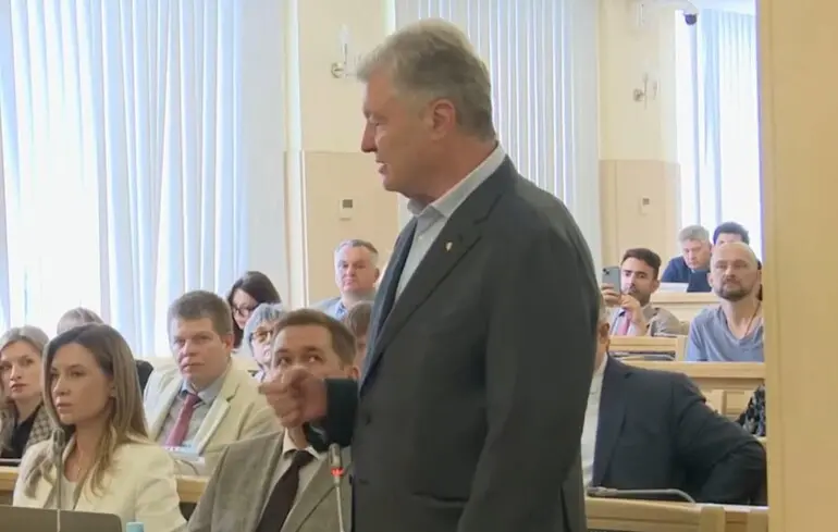 У Верховному Суді розглянули позов Порошенка про скасування санкції проти нього