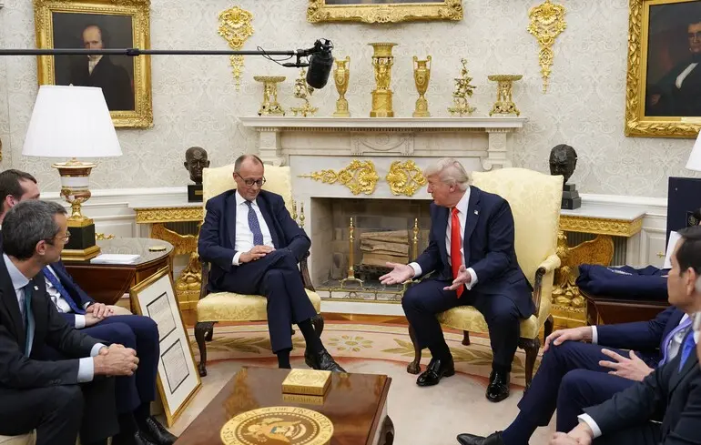 Мерц не зміг переконати Трампа в необхідності надання допомоги Україні — NYT