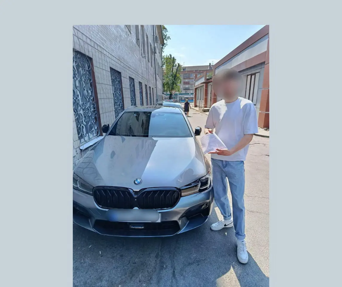 Поліція оштрафувала водія BMW, який у вікнах автівки катав людей Вінницею