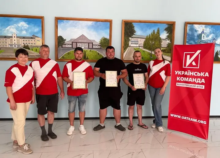 Лідер партії «УДАР» передав подяки волонтерам та захисникам з Буковини