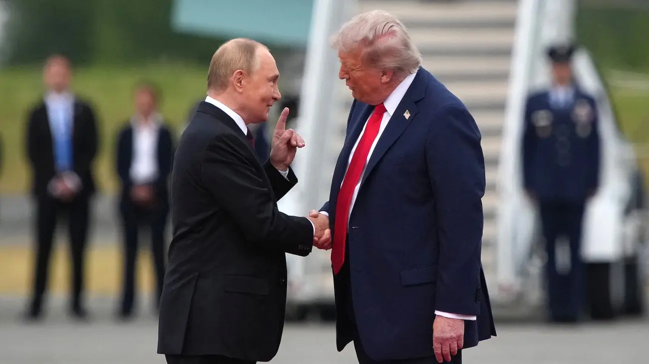 У готелі на Алясці знайшли документи з планом зустрічі Трампа і Путіна – ЗМІ