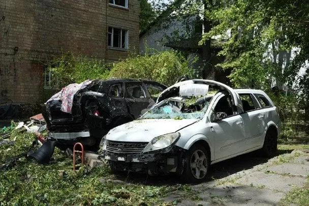 Квартира зруйнована вщент: мешканка будинку у Києві показала наслідки удару РФ