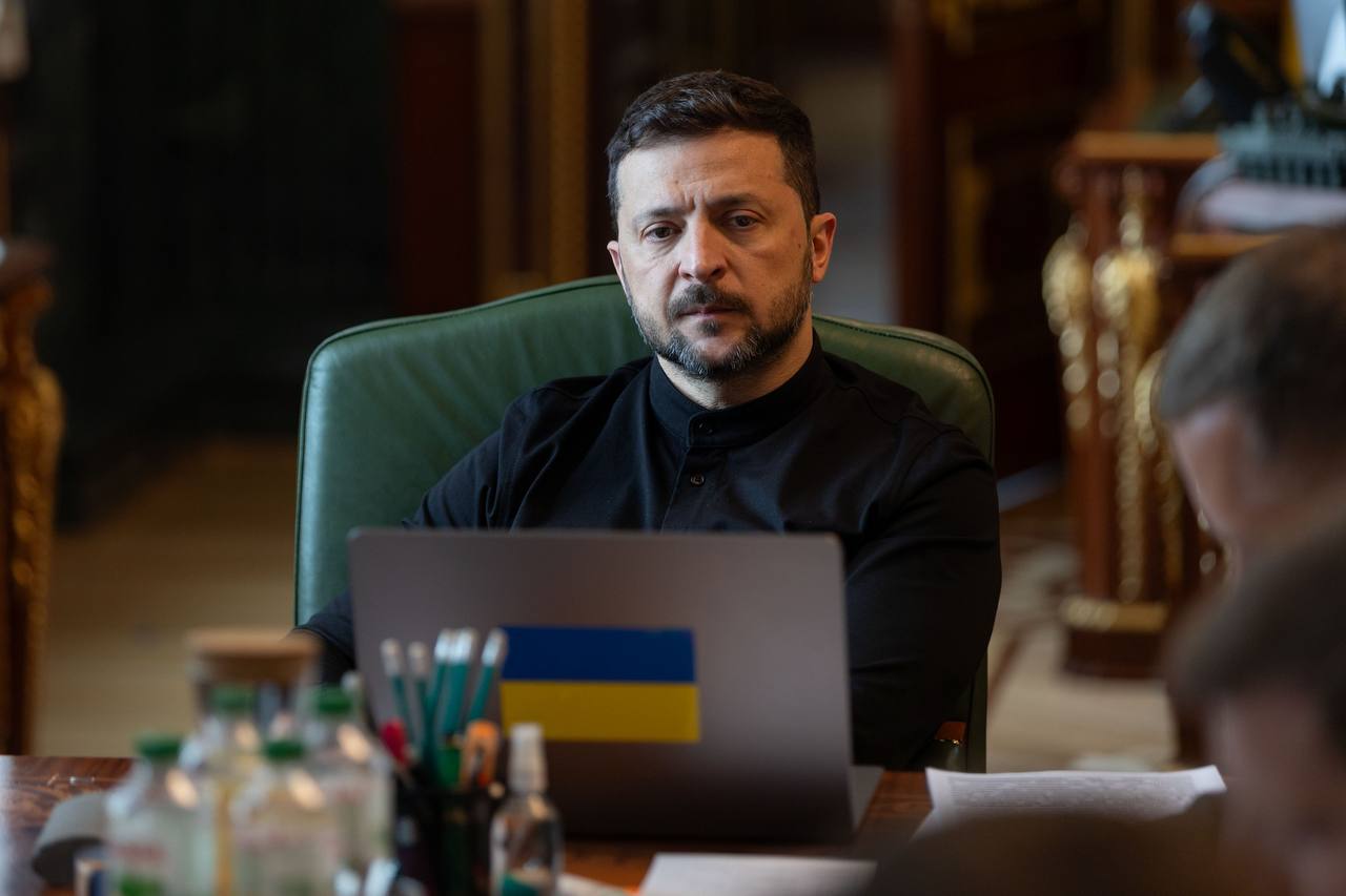 Зеленский поблагодарил ЕС за 17-й пакет санкций против РФ и уже обсудил 18-й пакет