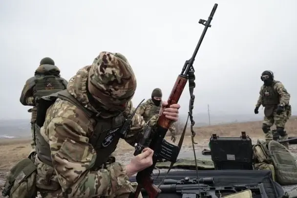 "Елітні" російські солдати та офіцери стріляли один в одного заради грошей