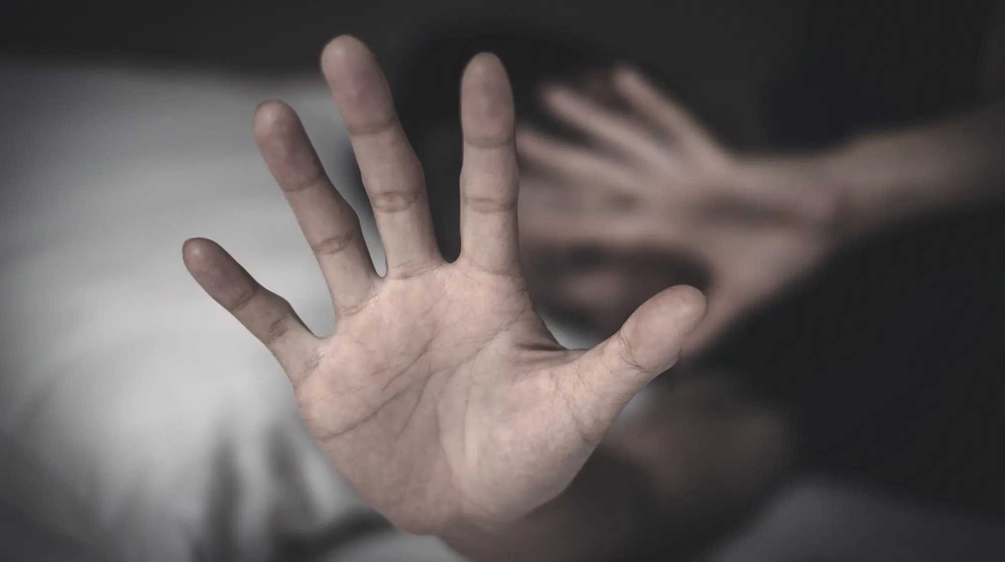 На Рівненщині 15-річна дівчина побила свою 18-річну подругу: постраждала претензій не має