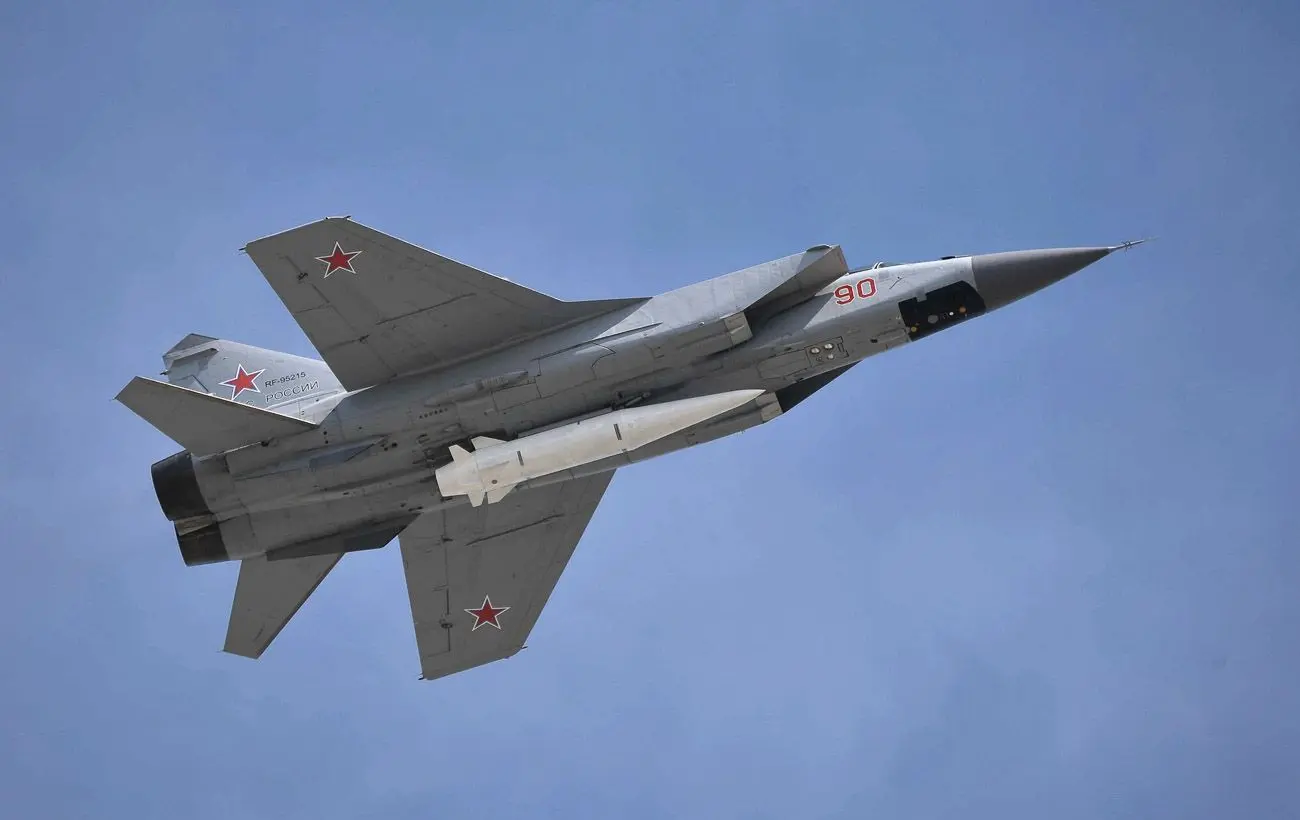 Росіяни підняли в повітря МіГ-31К: українців попередили про загрозу пуску "Кинджалів"