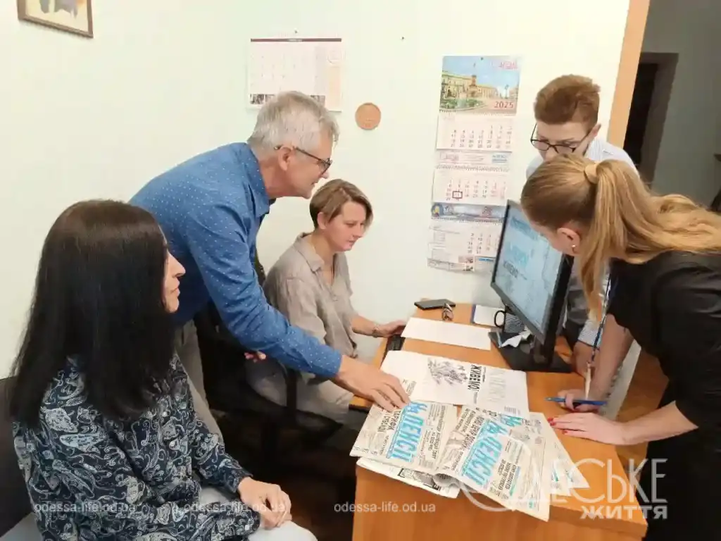 «На пенсії — живемо!»: як газета-ювілярка стала всеукраїнським медіа та підтримує читачів під час війни