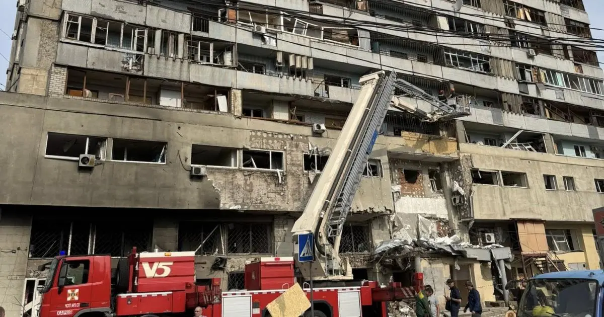 "Добробат" кличе на допомогу до 24-поверхівки у Харкові