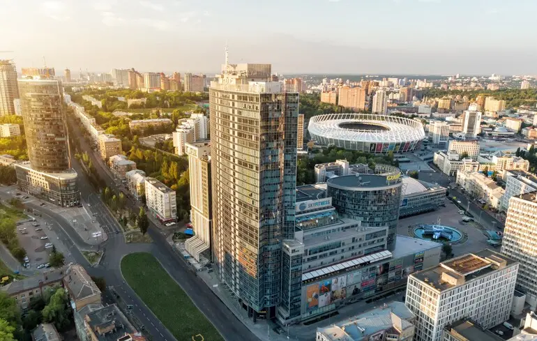 Два держбанки відсудили права власности на ТРЦ "Гулівер"