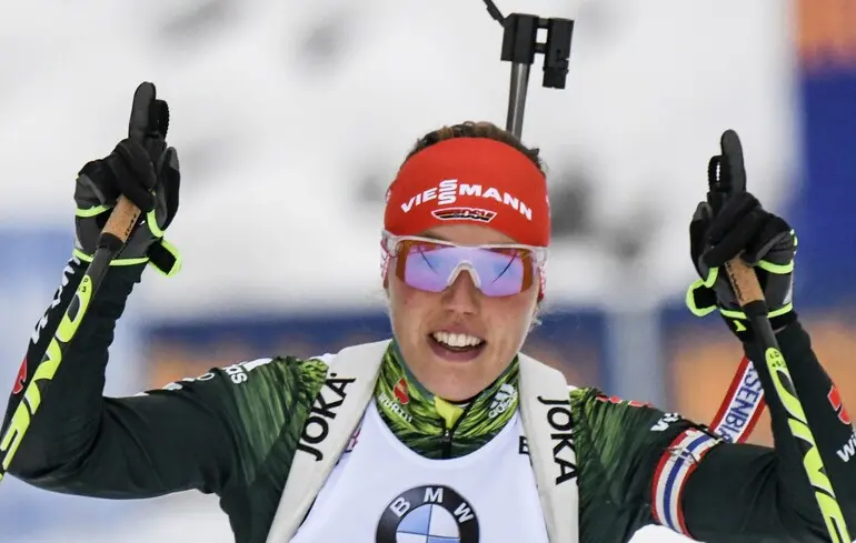 Німецька олімпійська чемпіонка з біатлону потрапила під сильний каменепад у горах