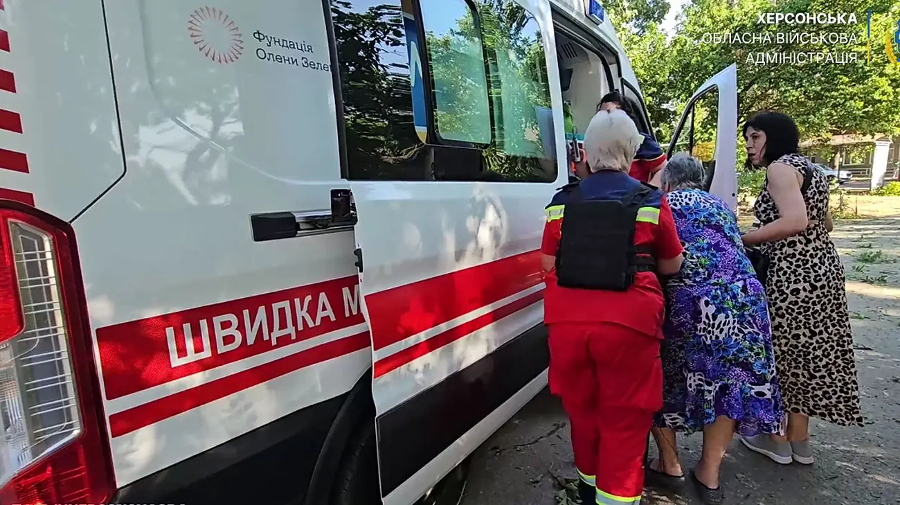 Окупанти вдарили КАБом по Інгульцю: 4 поранених, серед них дитина