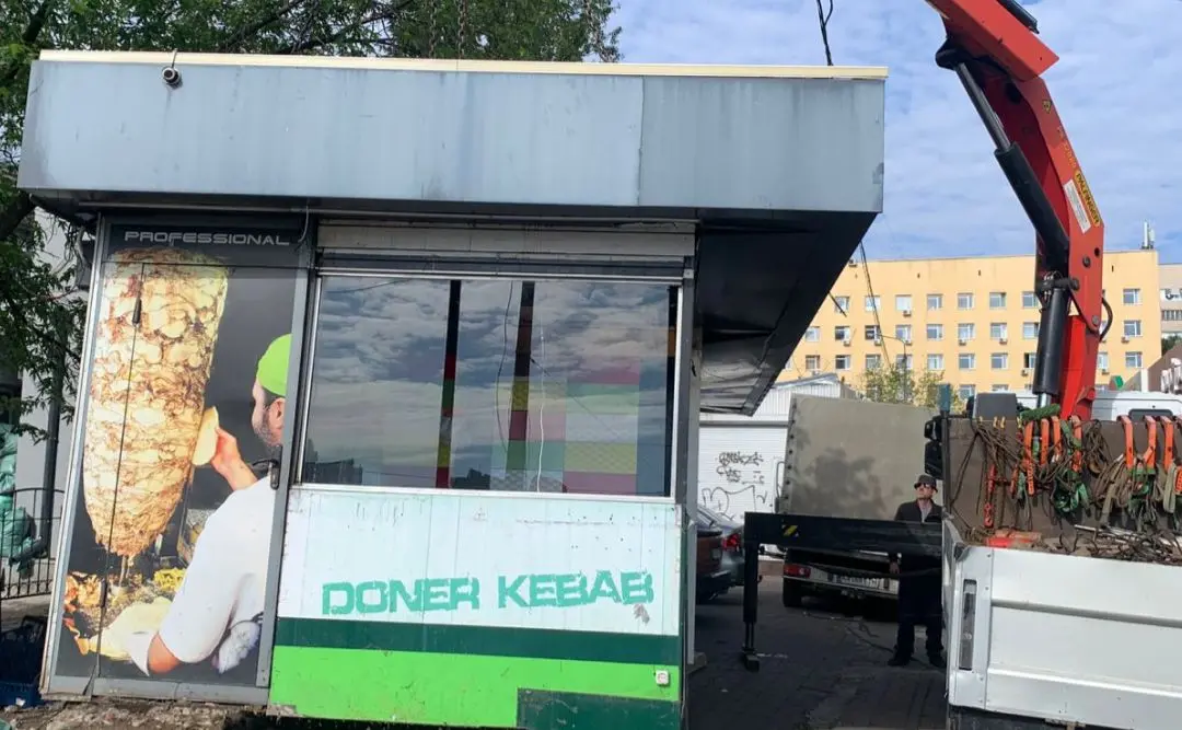 У столиці демонтують незаконні МАФи за рішенням Київради
