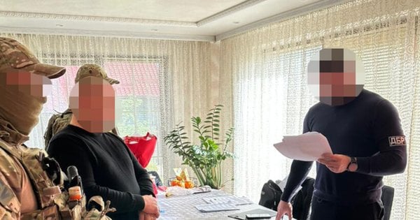 Підприємець з Рівненщини організував підпільний видобуток бурштину на 350 млн грн