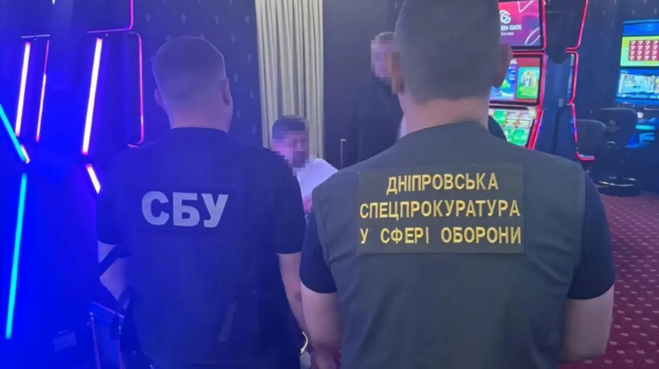 Офіцер, який допоміг "бійциці" ухилитись від служби, погорів ще й на схемі дезертирства