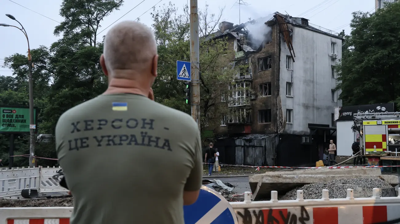 Росіяни вбили жінку в Херсоні, ще один чоловік поранений