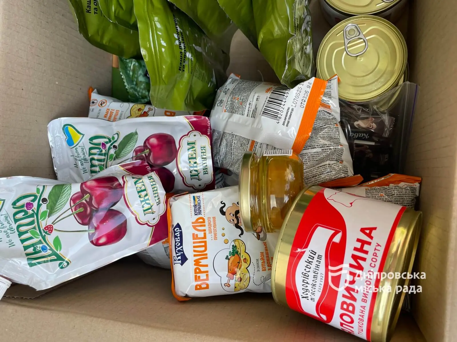 У Дніпрі з початку року більше 7 тис. наборів продуктів харчування безкоштовно передали переселенцям