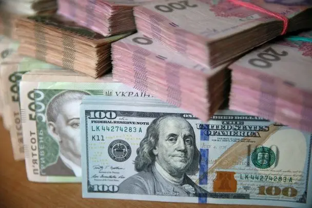Курс валют на вихідні, 6-7 вересня: скільки коштують долар, євро і злотий