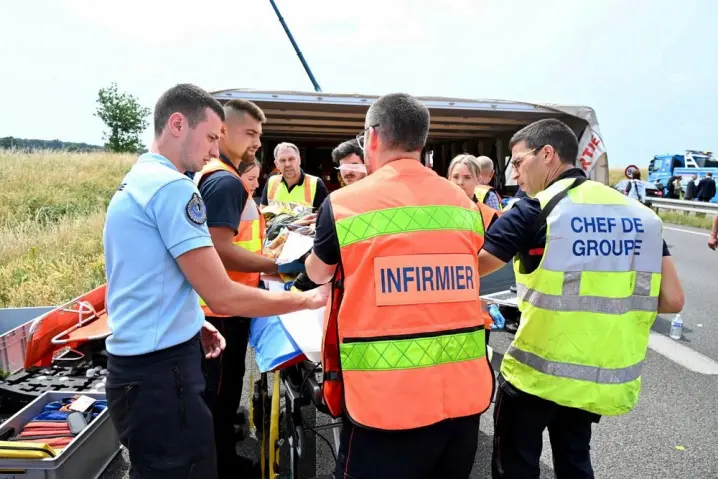 З’явились фото з місця ДТП У Франції, в якій постраждали діти з Чернівецької області