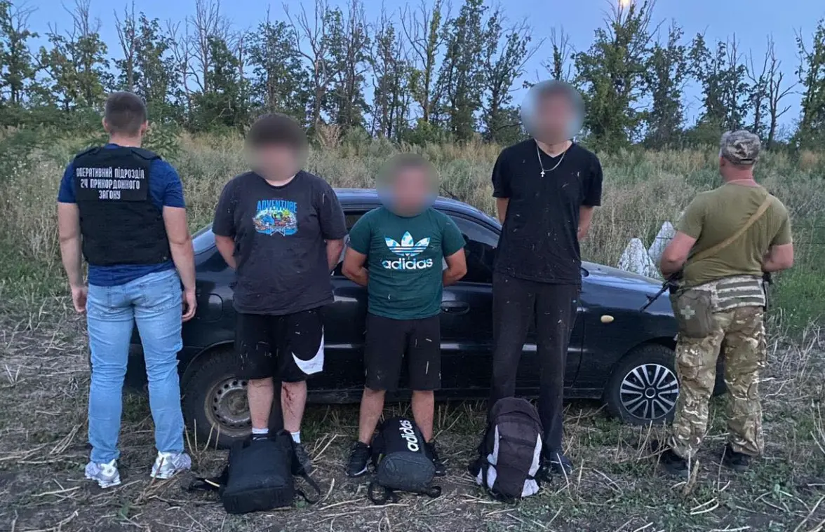 Пішки до Молдови: на кордоні Вінниччини пострілами затримали трьох чоловіків