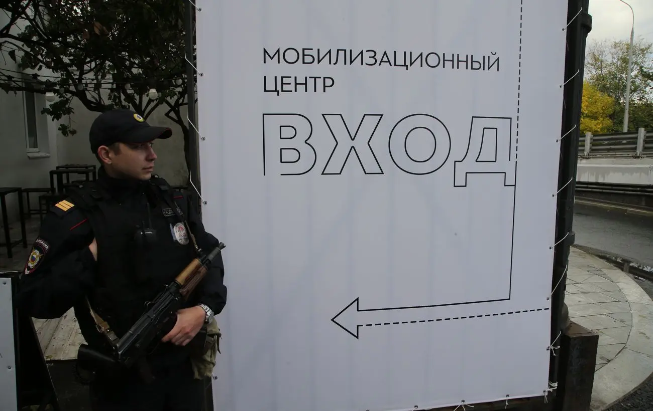 Росіяни у тимчасово окупованому Луганську посилюють примусову мобілізацію, - "Атеш"