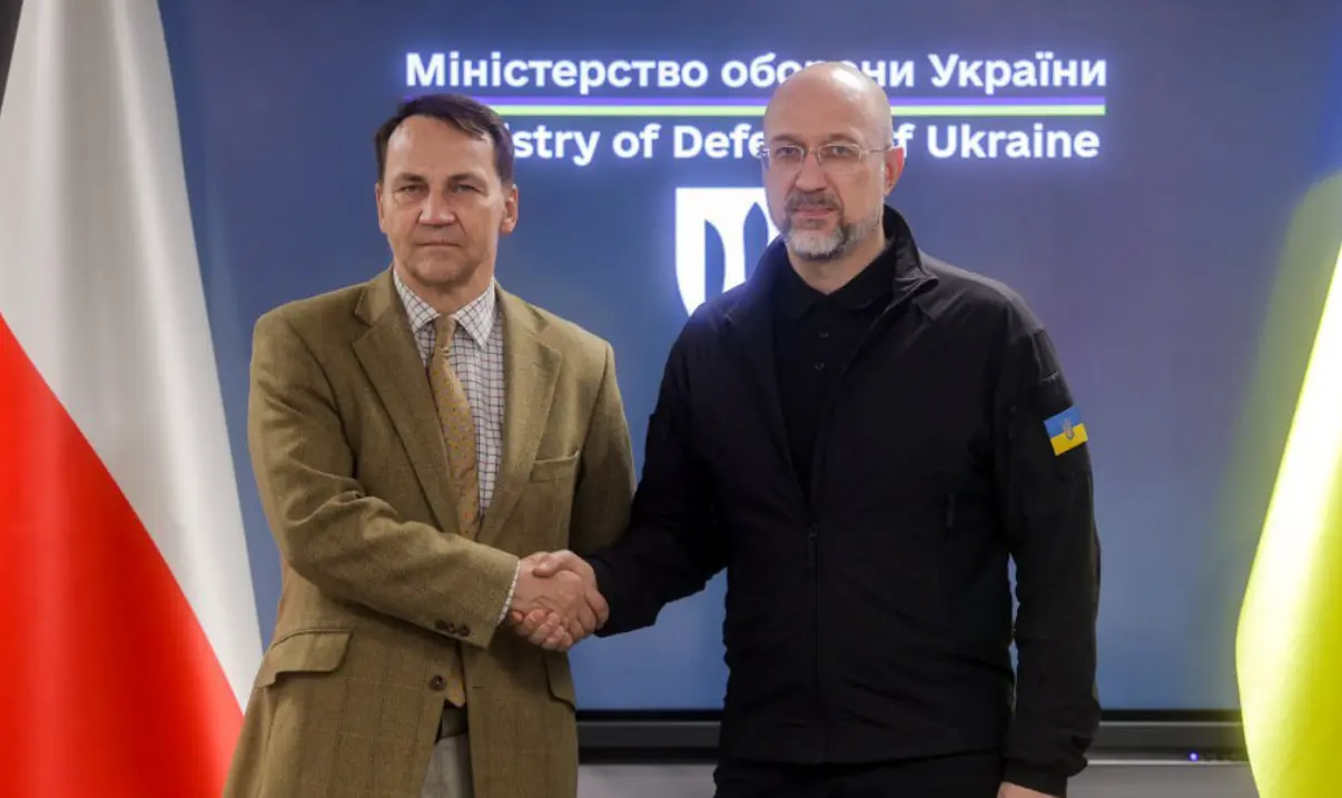 Шмигаль розповів, про що говорили з очільником МЗС Польщі у Києві