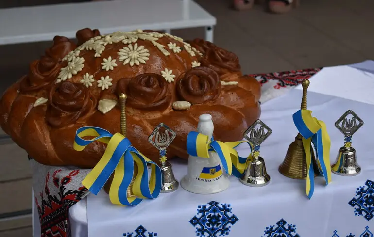 Початок навчального року в Україні: очне, змішане та дистанційне