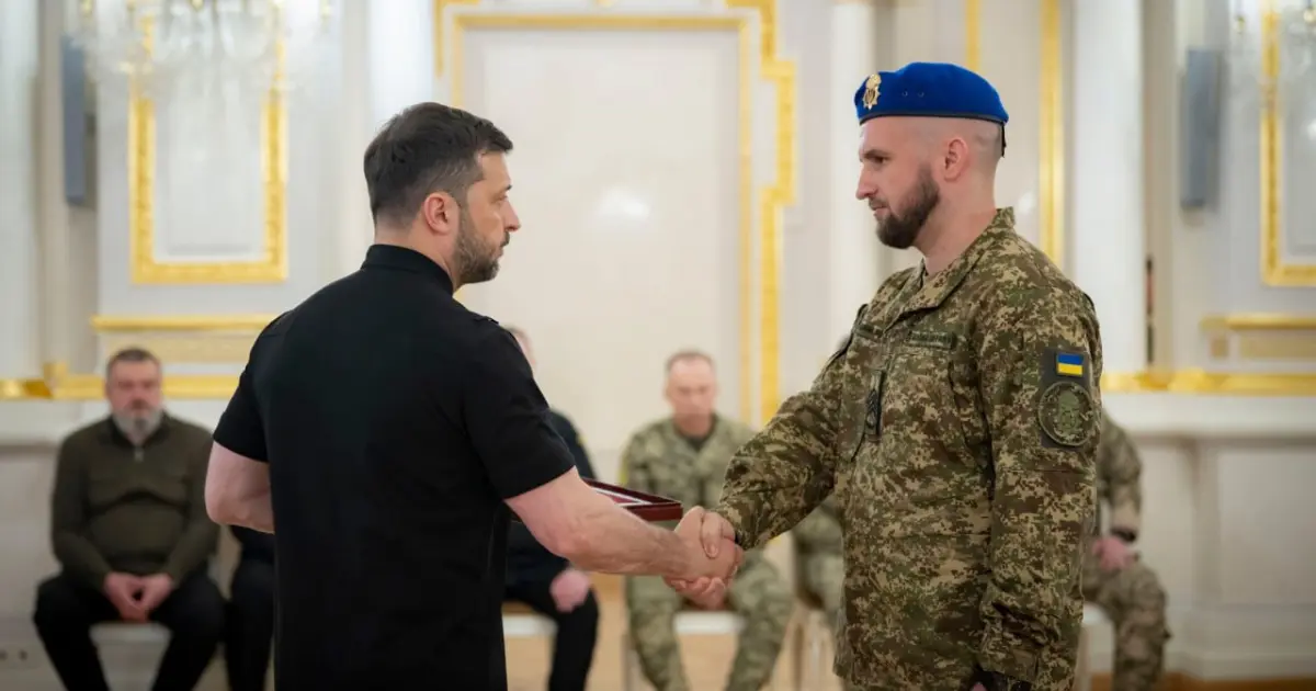 Бійцю бригади з Вінниччини Андрію Орлівському вручили орден «Золота зірка»