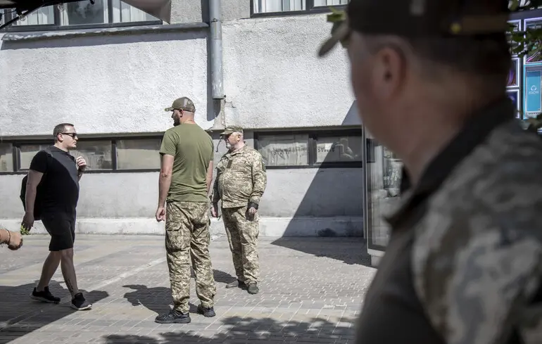 У Харківському ТЦК спростували чутки про "відловлювання" своїх представників бойовими військовими