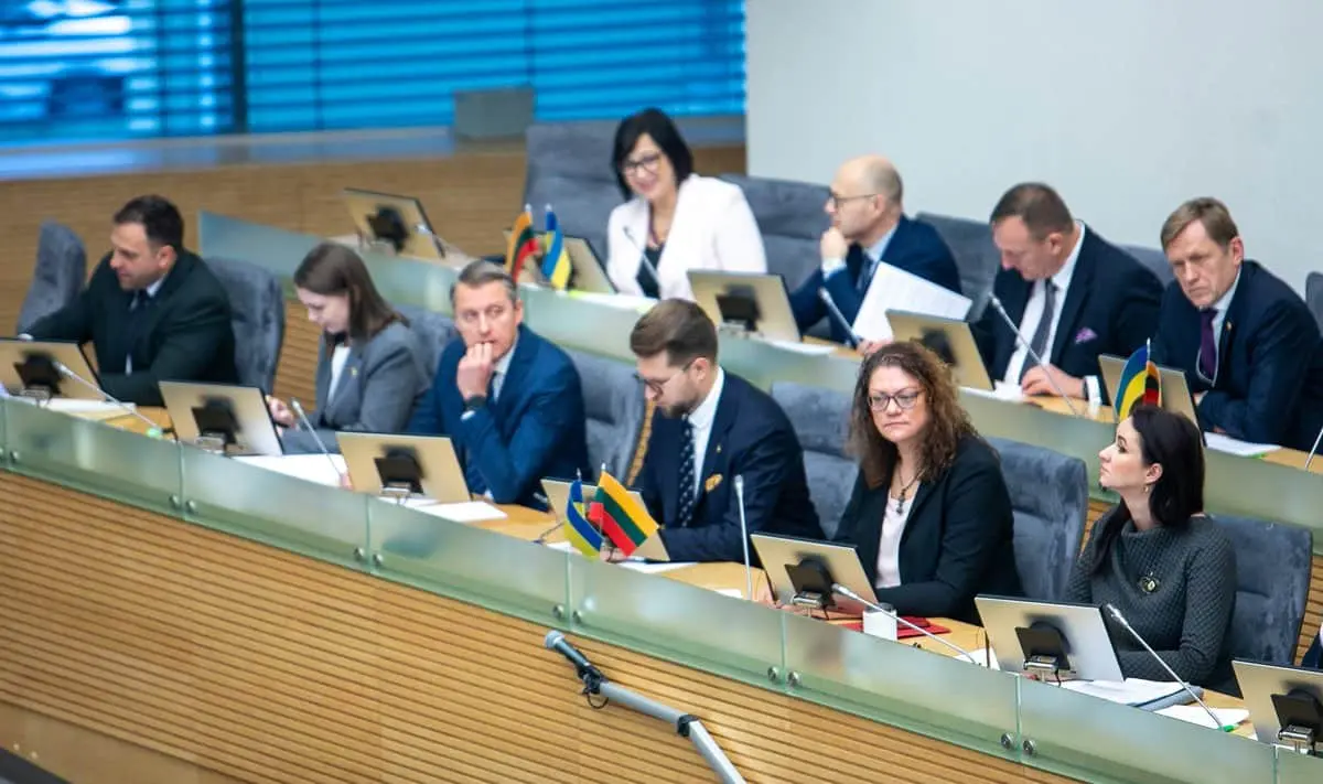 У Литві весь уряд йде у відставку слідом за прем’єром