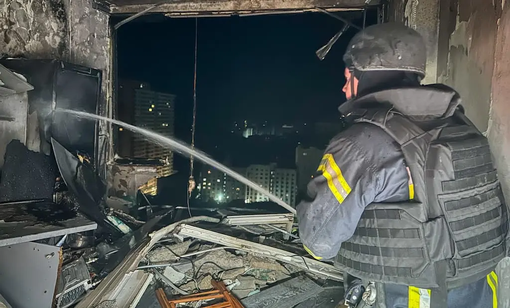 Нічна атака дронами по Одесі: одна людина загинула, 14 поранених, серед них рятувальники