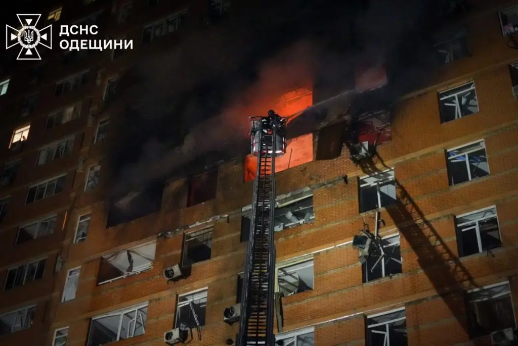 Нічний удар дронами по Одесі: двоє загиблих, 14 осіб постраждали
