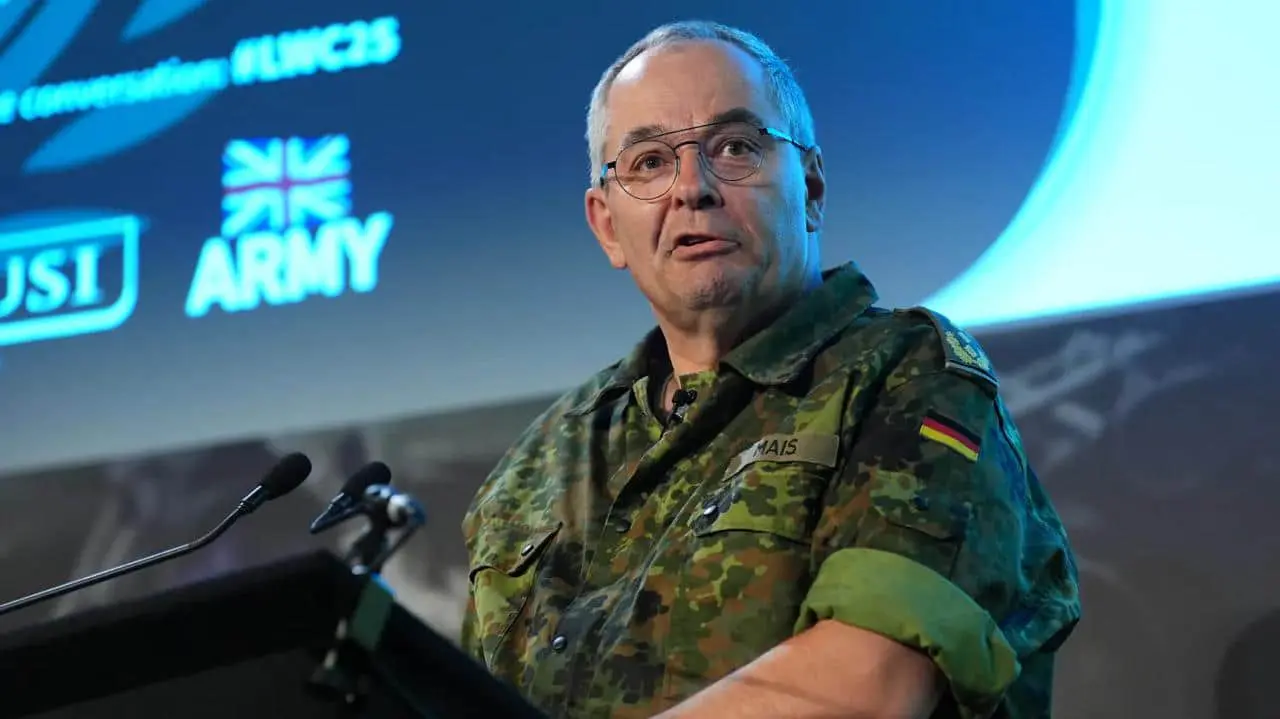 У Німеччині втратив посаду топгенерал, що критикував повільне переозброєння країни