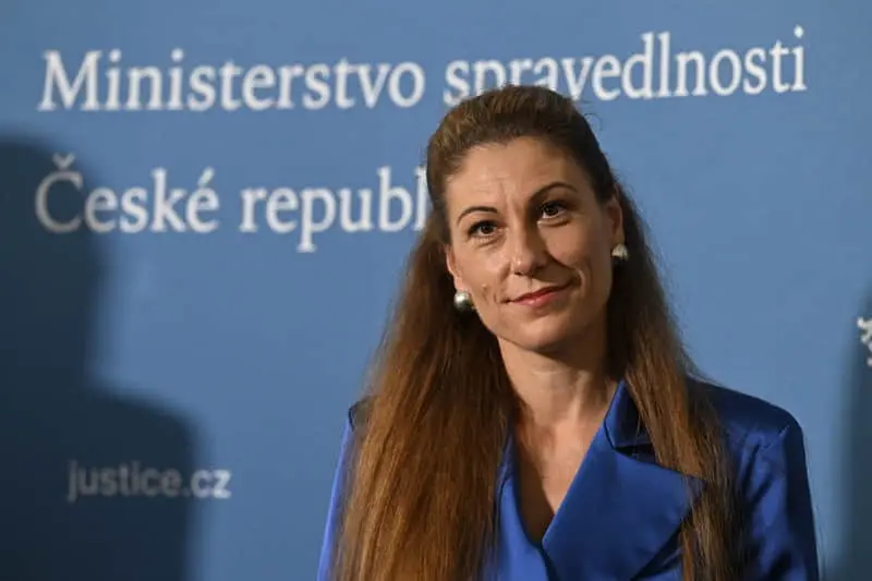 Нова міністерка юстиції Чехії потрапила у скандал із неіснуючим званням магістра