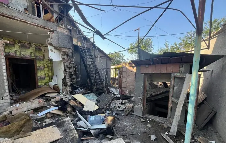 Через російські облстріли у різних точках Дніпропетровщини спалахнули пожежі, було поранено мирних людей: ОВА показала наслідки