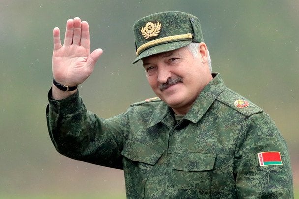 Лукашенко хоче розвивати військову співпрацю з країною, яку бомбили США