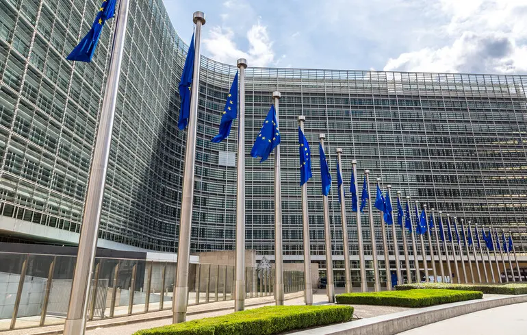 В Євросоюзі прокоментували рішення Трампа про запровадження 30% тарифів для ЄС