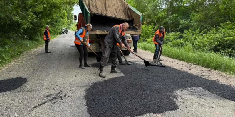 У Калинівській громаді триває ремонт доріг міського та обласного значення