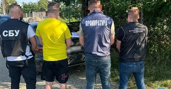 Львівського митника затримали за оформлення авто з товаром на 2,3 млн грн, як порожнє