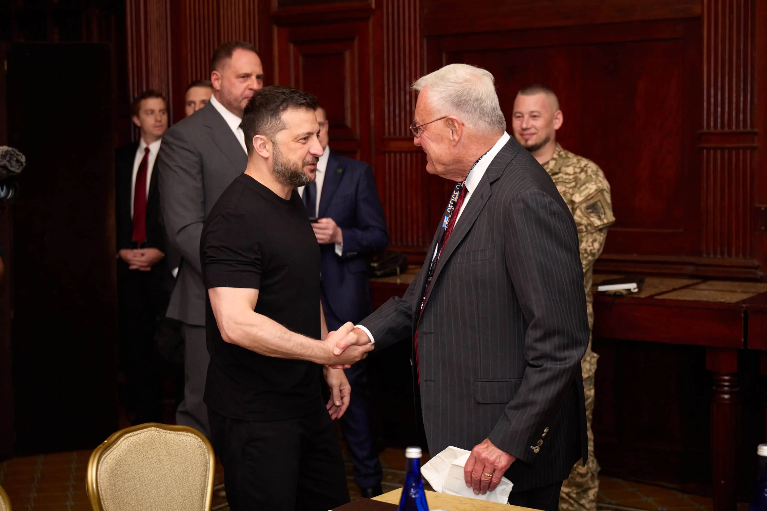 Зеленський після зустрічі з Келлогом: у Трампа є сила, щоб примусити Росію до миру