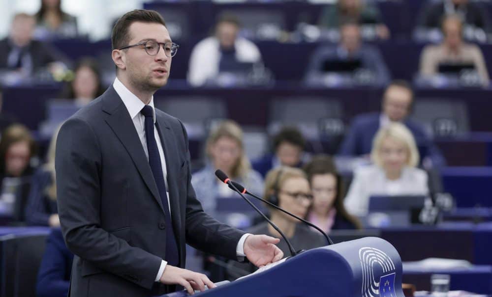 Французькі ультраправі підтримали Сіміона, який хоче скасування виборів президента Румунії